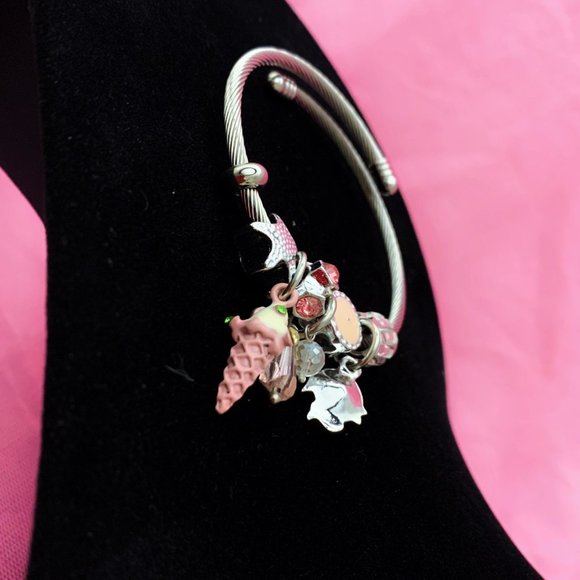 IceCream Charm Pink - Picture 1 of 2